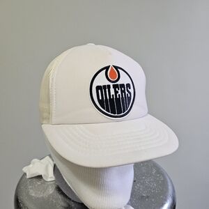NHL Edmonton Oilers White and Black Hat Mexh Trucker 90s Vintage Made In Canada